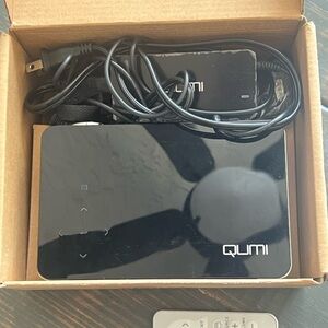 Qumi Black Portable Projector